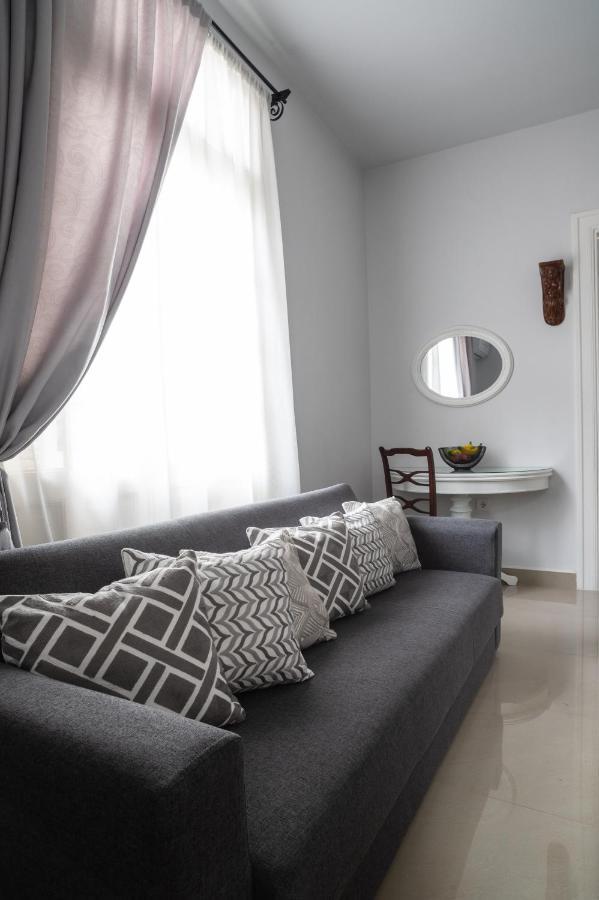 Polytimon, An Athenian Neoclassical Apartment Экстерьер фото
